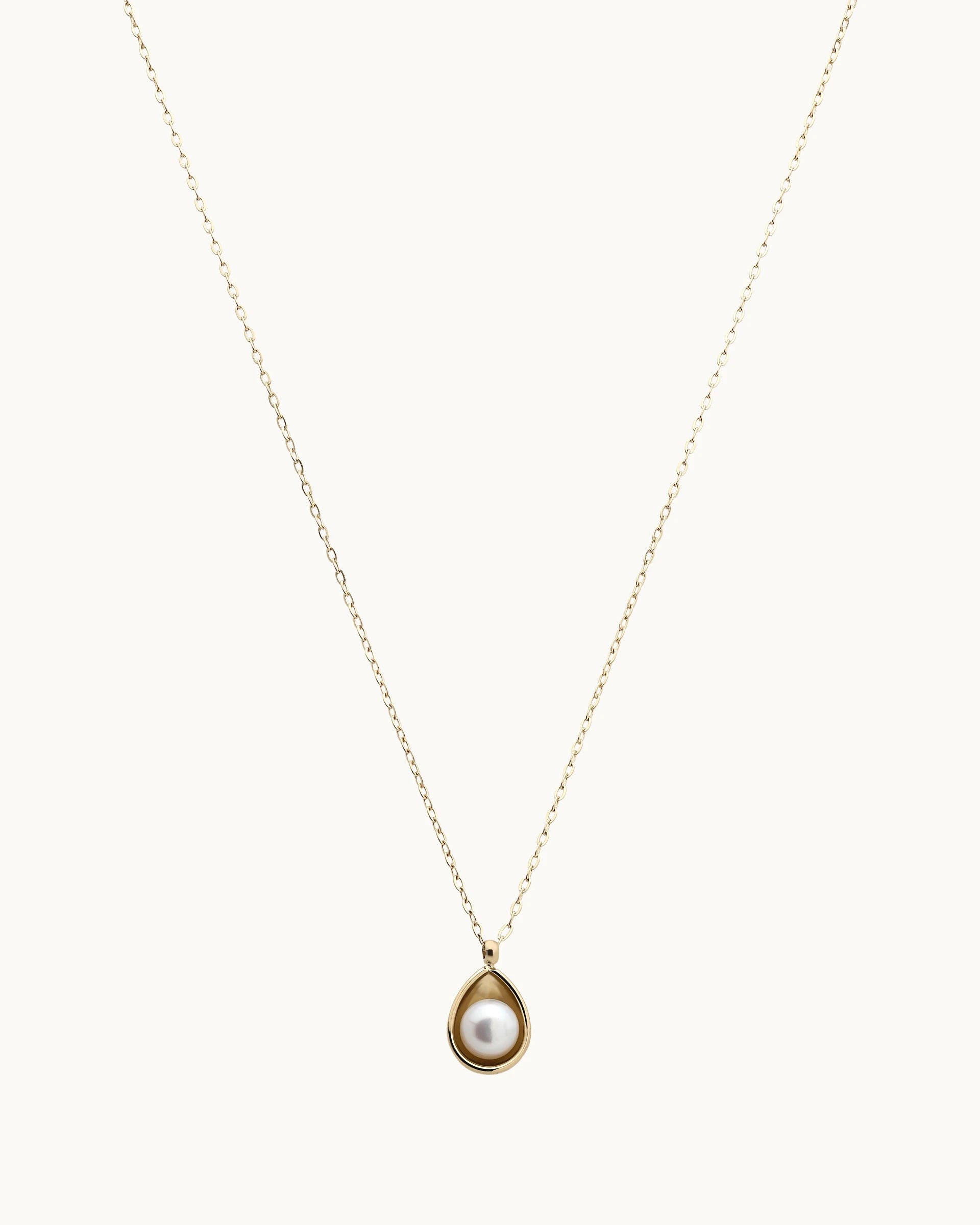 Natalee Pearl Necklace in Gold