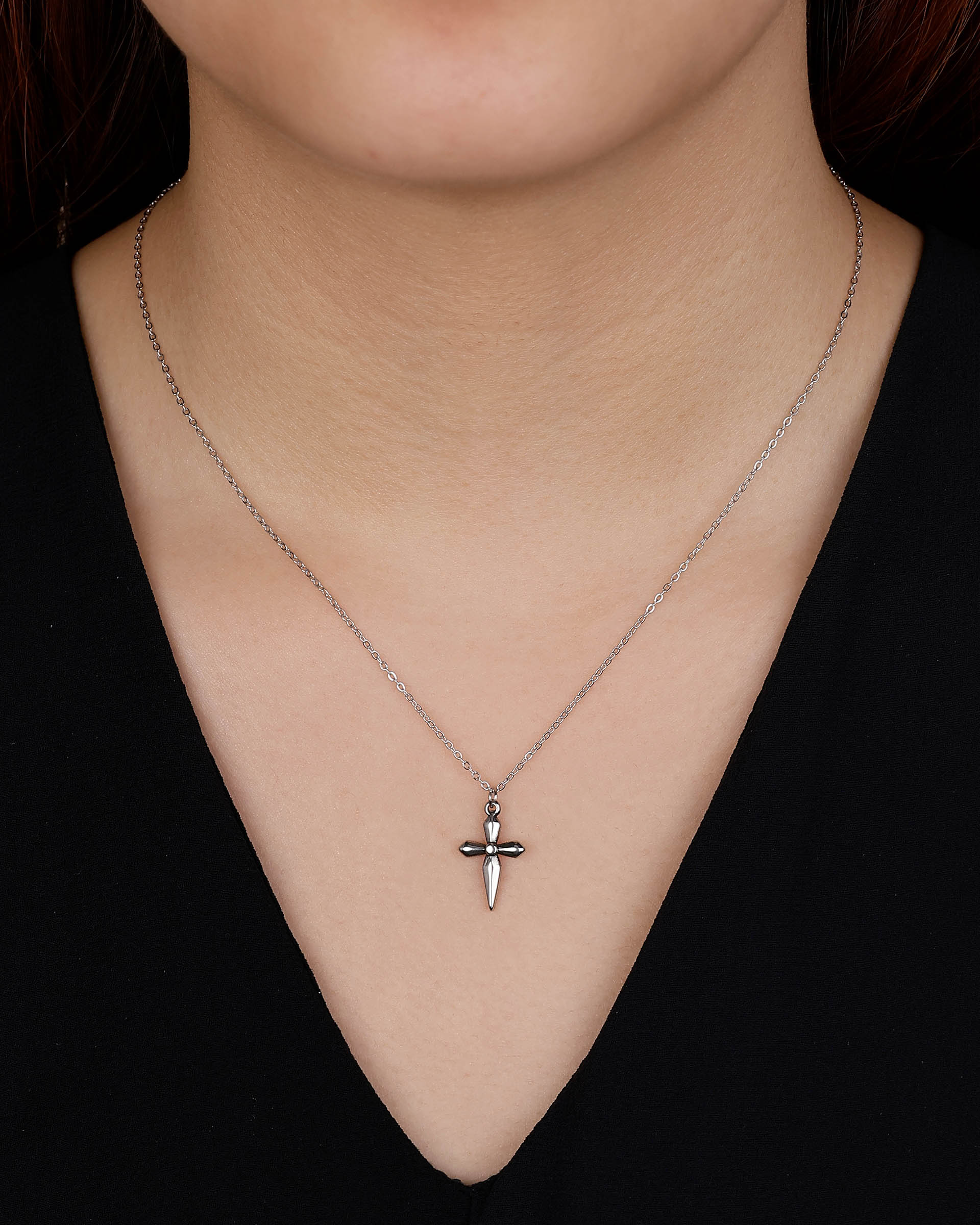 Jael Cross Necklace in Silver