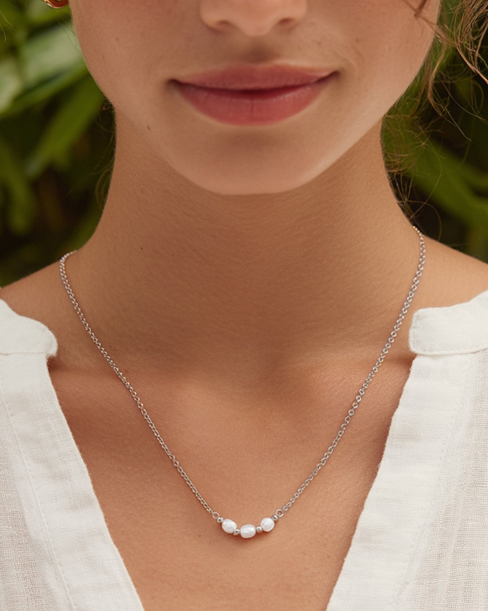 Rosella Pearl Necklace in Silver