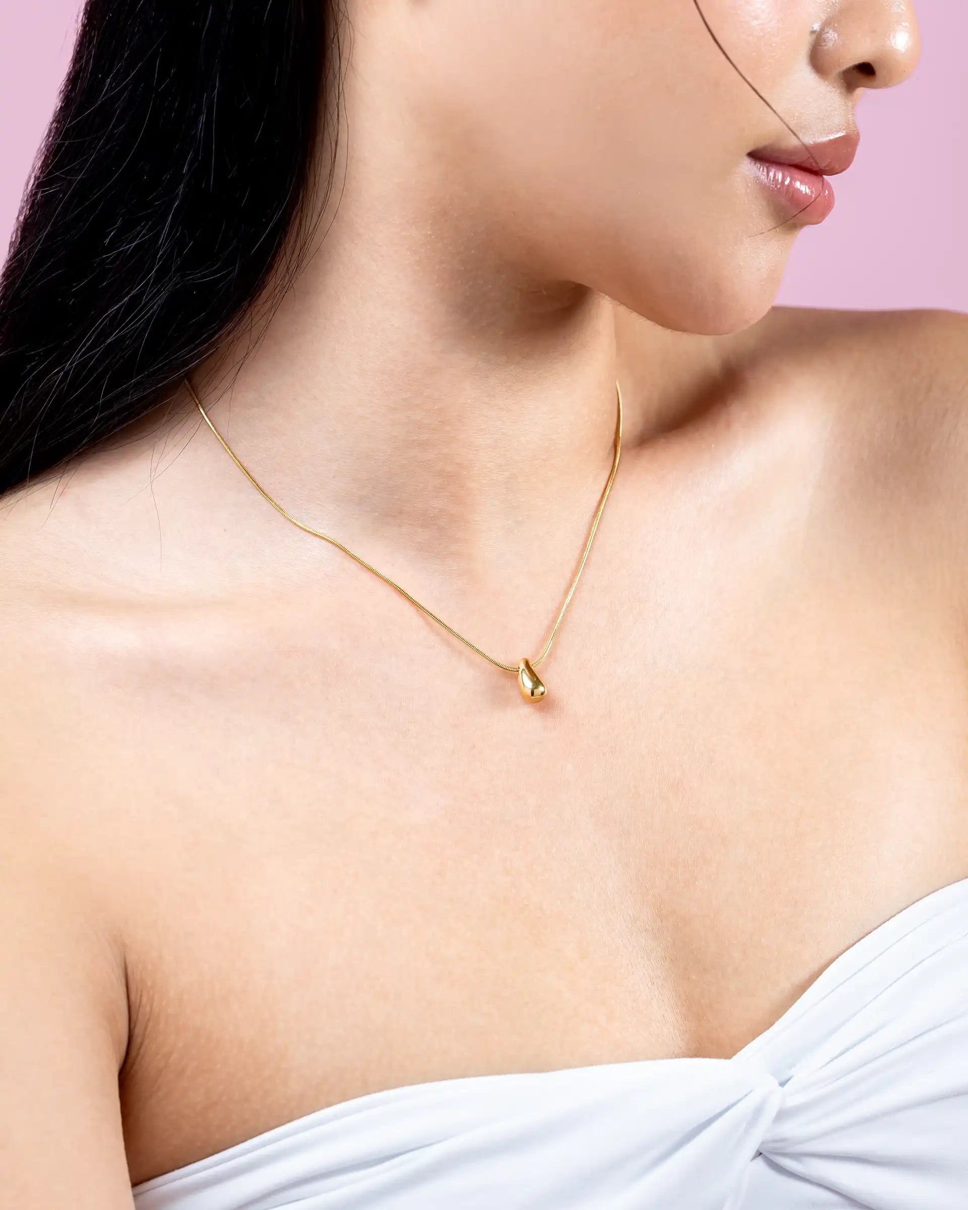 Lynda Droplet Necklace in Gold
