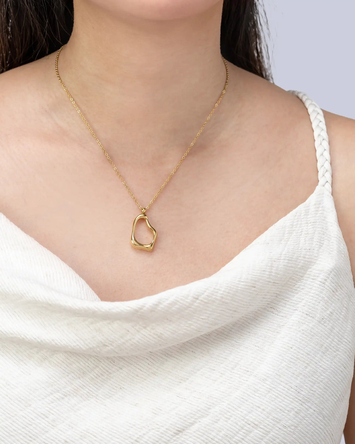 Roswyn Organic Open Pendant Necklace in Gold