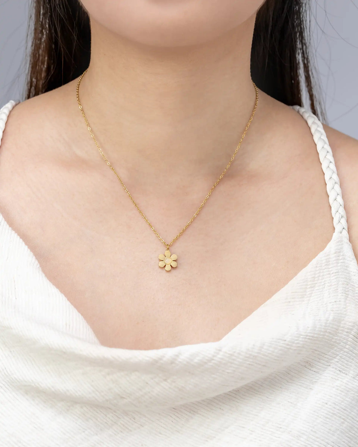 Francesca Daisy Necklace in Gold - White