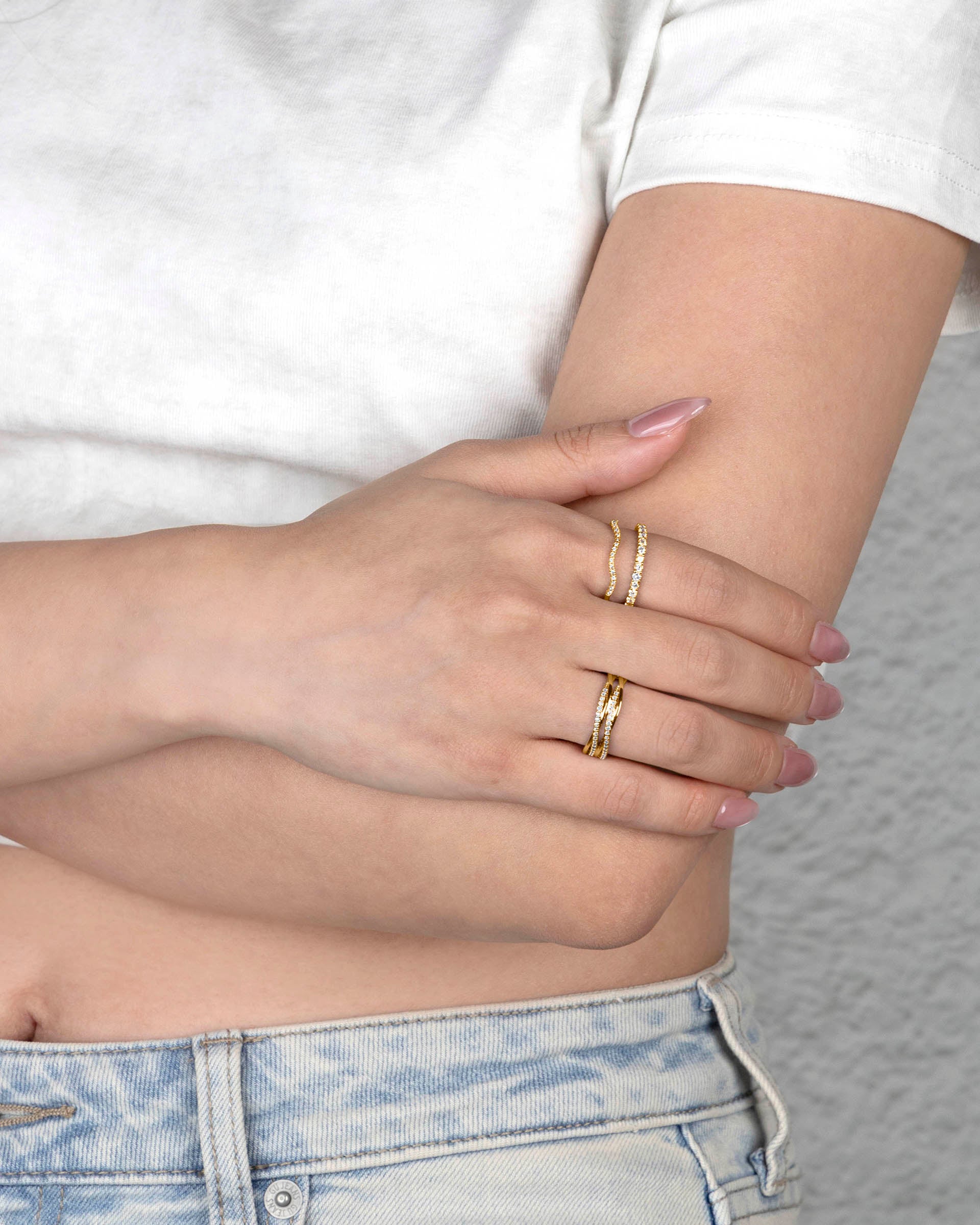 Evelyn Wavy Ring in Gold