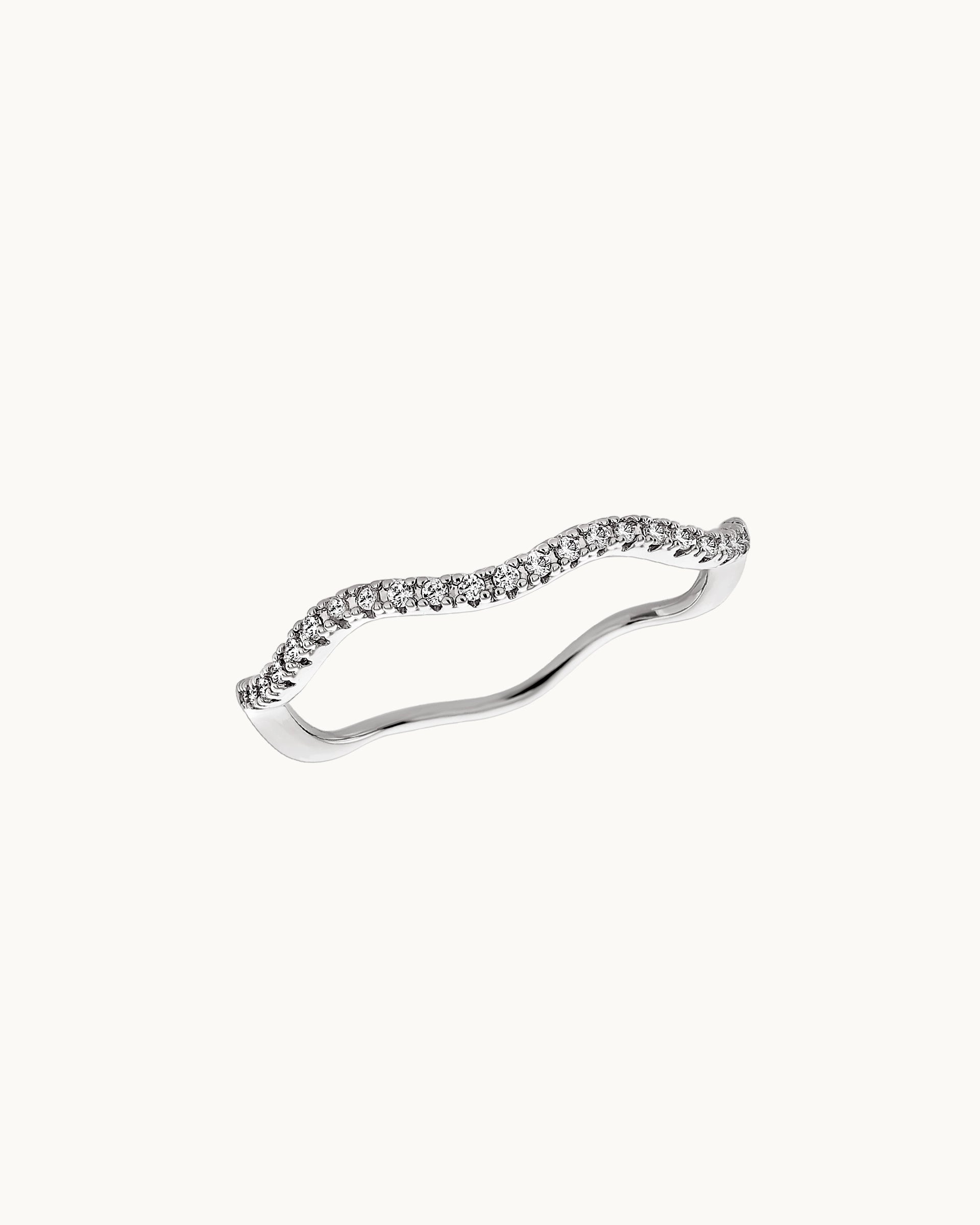 Evelyn Wavy Ring in Silver