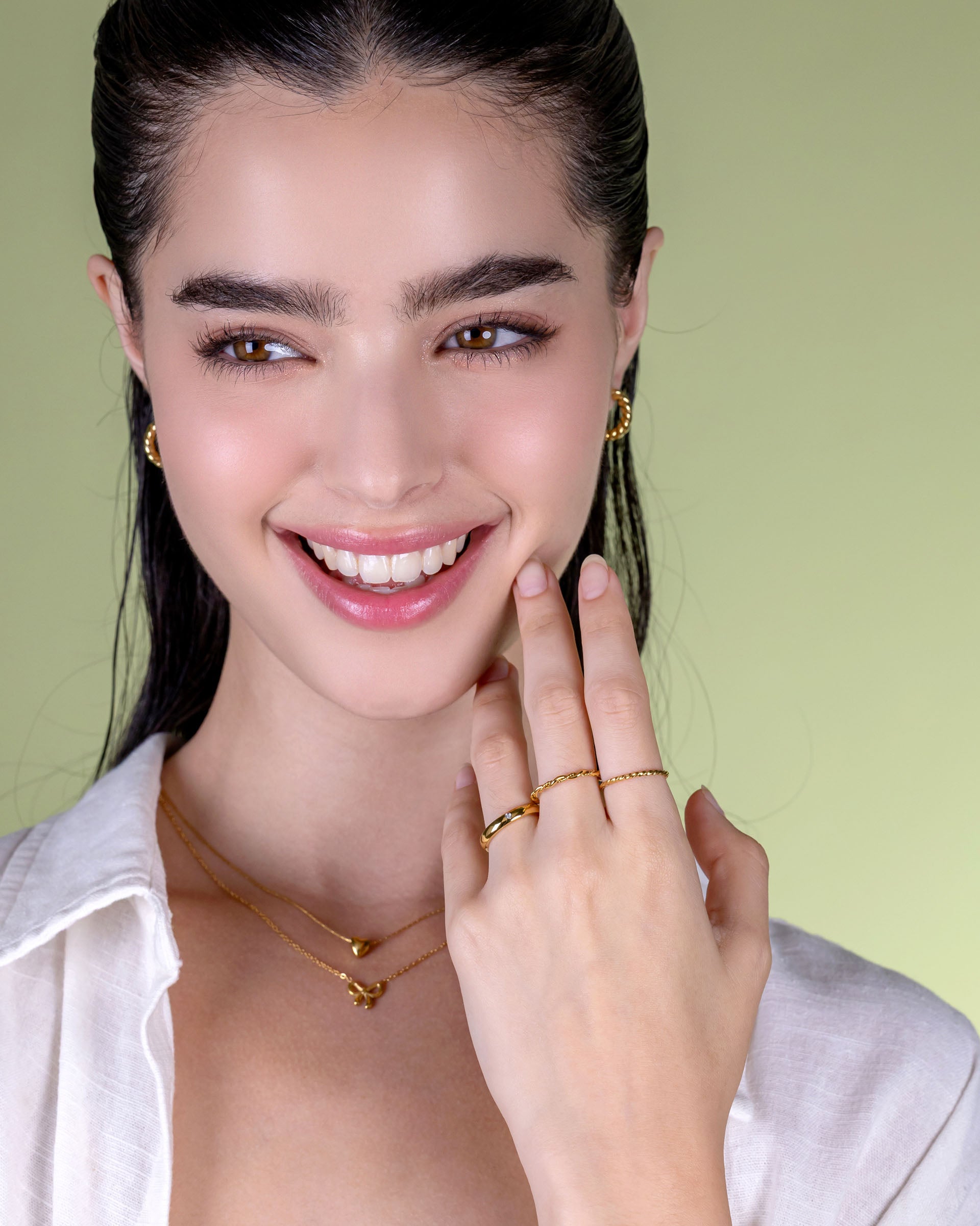 Alexus Minimalist Band Ring in Gold