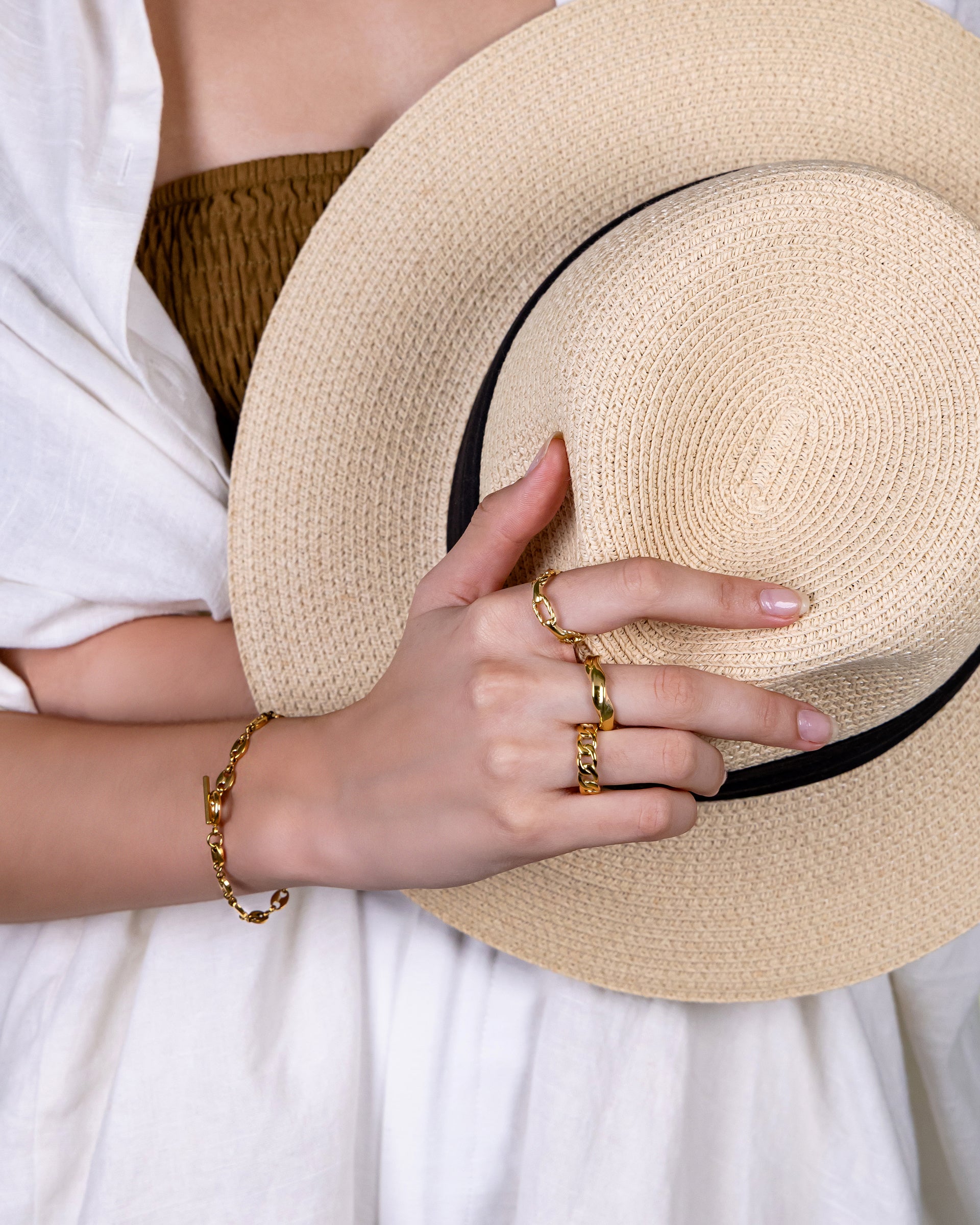 Shayna Chain Ring in Gold