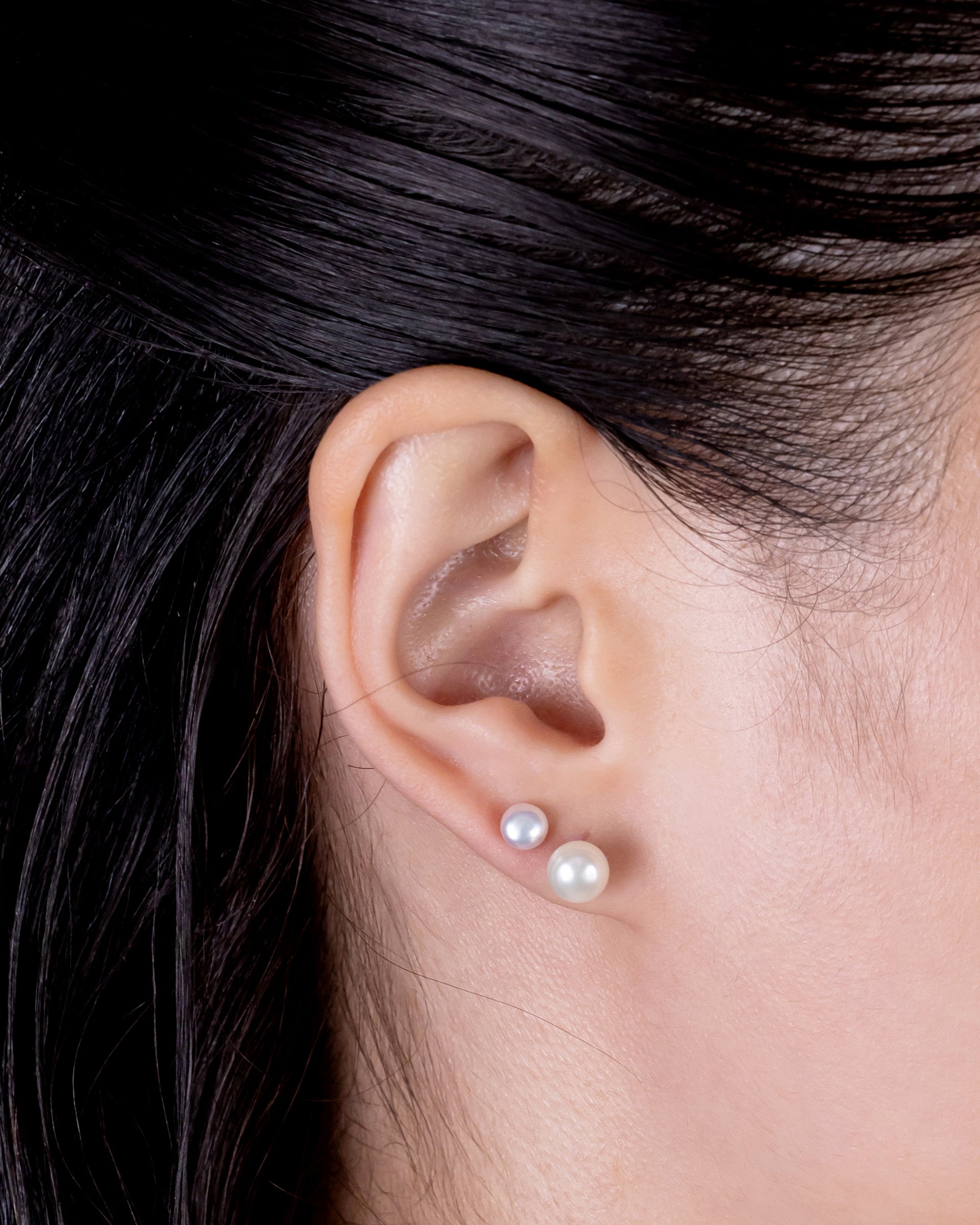 Sonia Stud Earrings in Silver