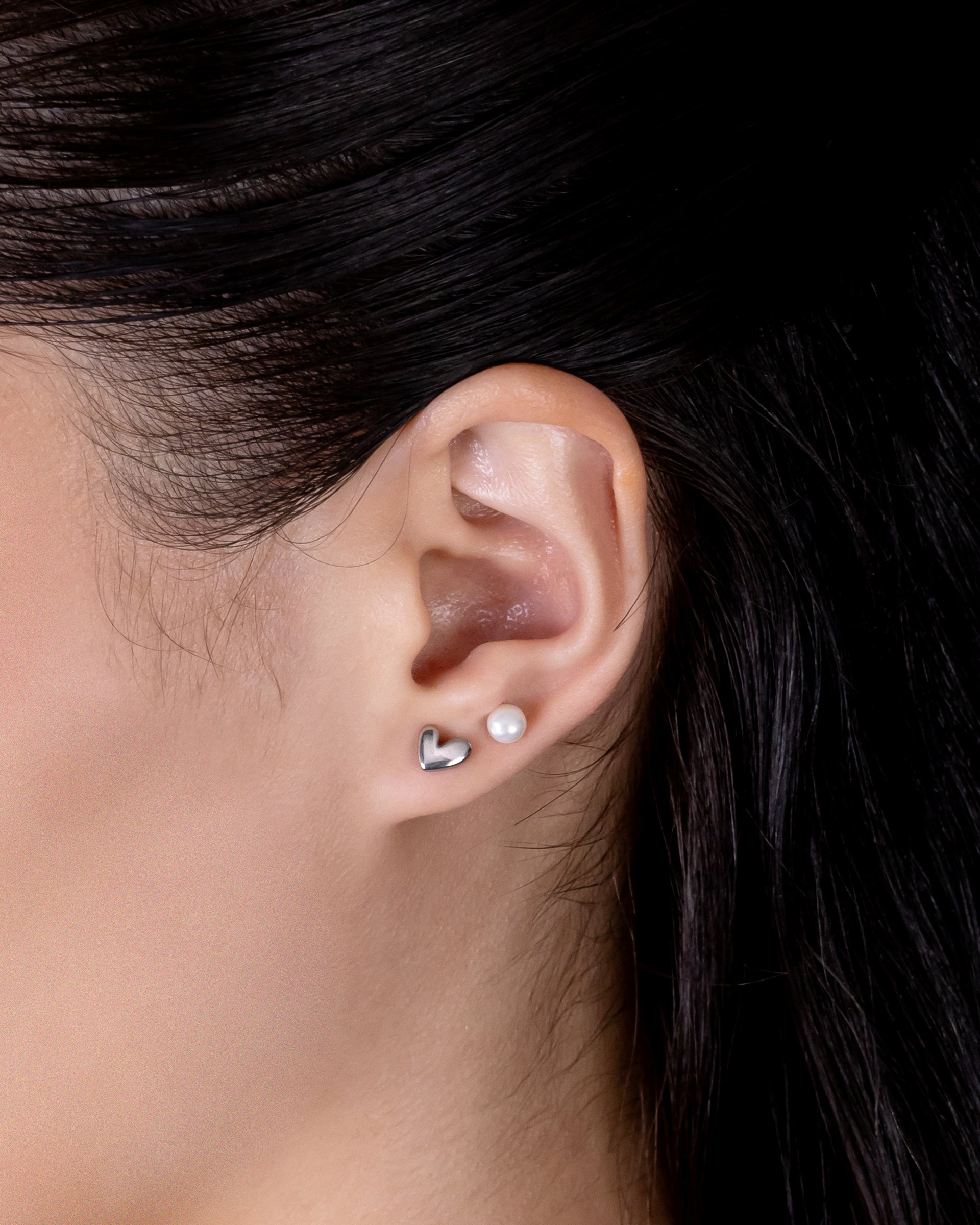 Sonia Stud Earrings in Silver