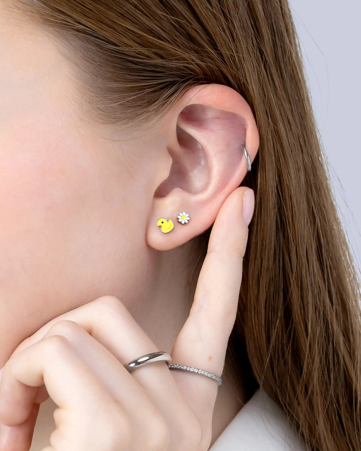 Merryn Daisy Labret Flatback Earrings in Silver